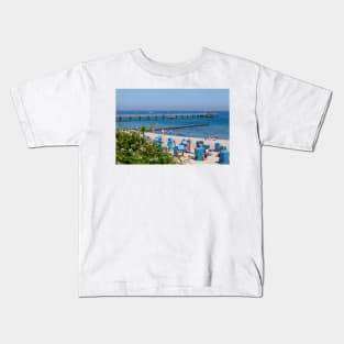 Beach and pier, Ostseebad Kuhlungsborn, Mecklenburg-West Pomerania, Germany, Europe Kids T-Shirt